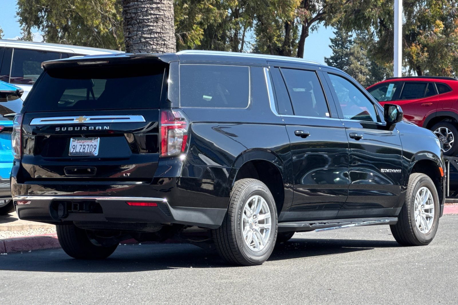 Used 2024 Chevrolet Suburban LT AWD/4WD image 5