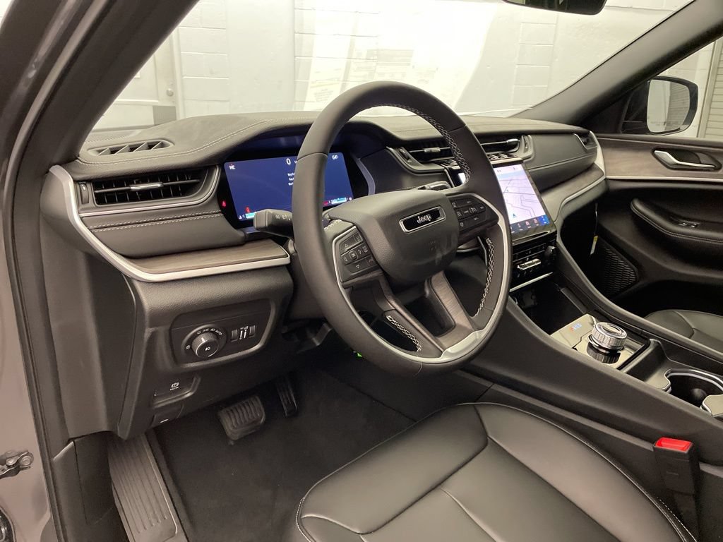New 2025 Jeep Grand Cherokee L Limited RWD image 14
