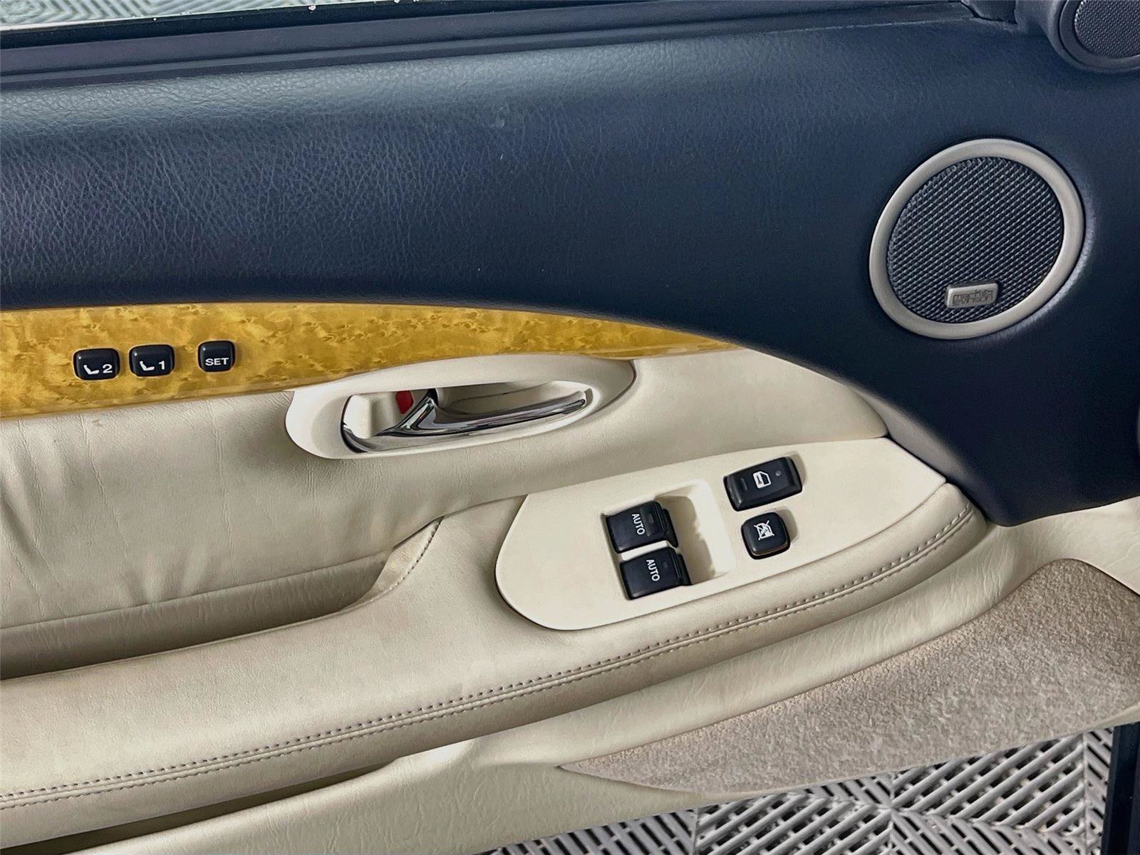Used 2002 Lexus SC 430 Convertible RWD image 19