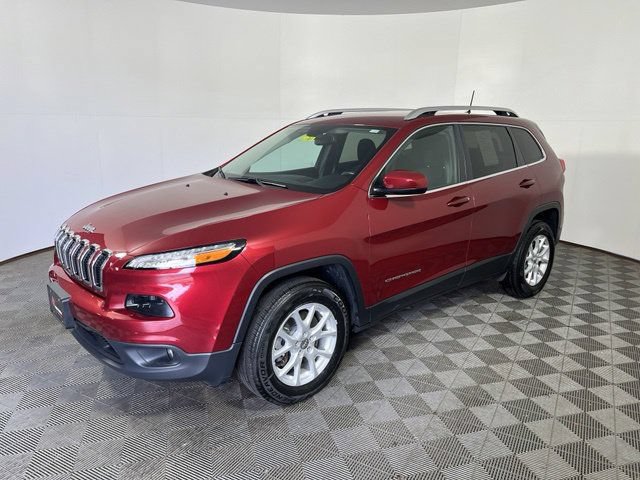Certified 2017 Jeep Cherokee Latitude w/ Cold Weather Group AWD/4WD image 3