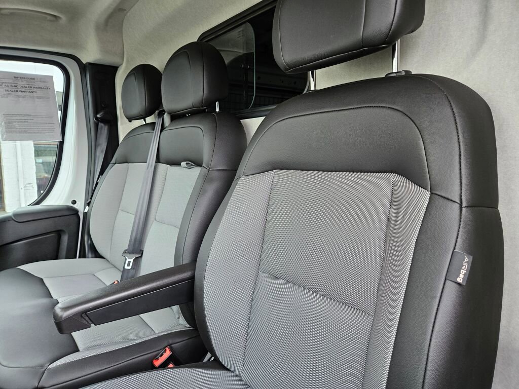 Used 2025 RAM ProMaster 2500 FWD image 19