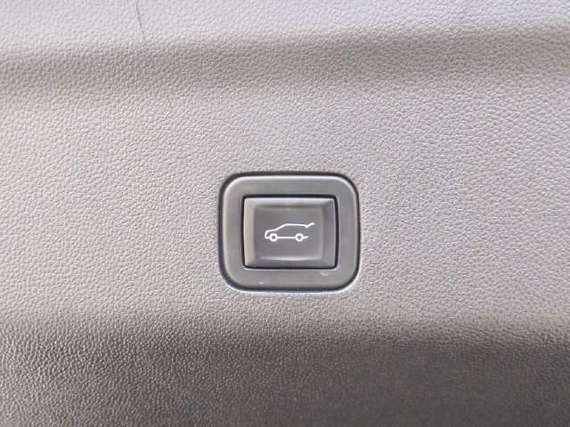 Used 2023 Cadillac Escalade Premium Luxury AWD/4WD image 35