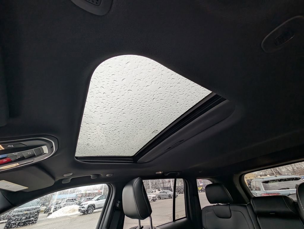 New 2026 Jeep Grand Cherokee Altitude image 3