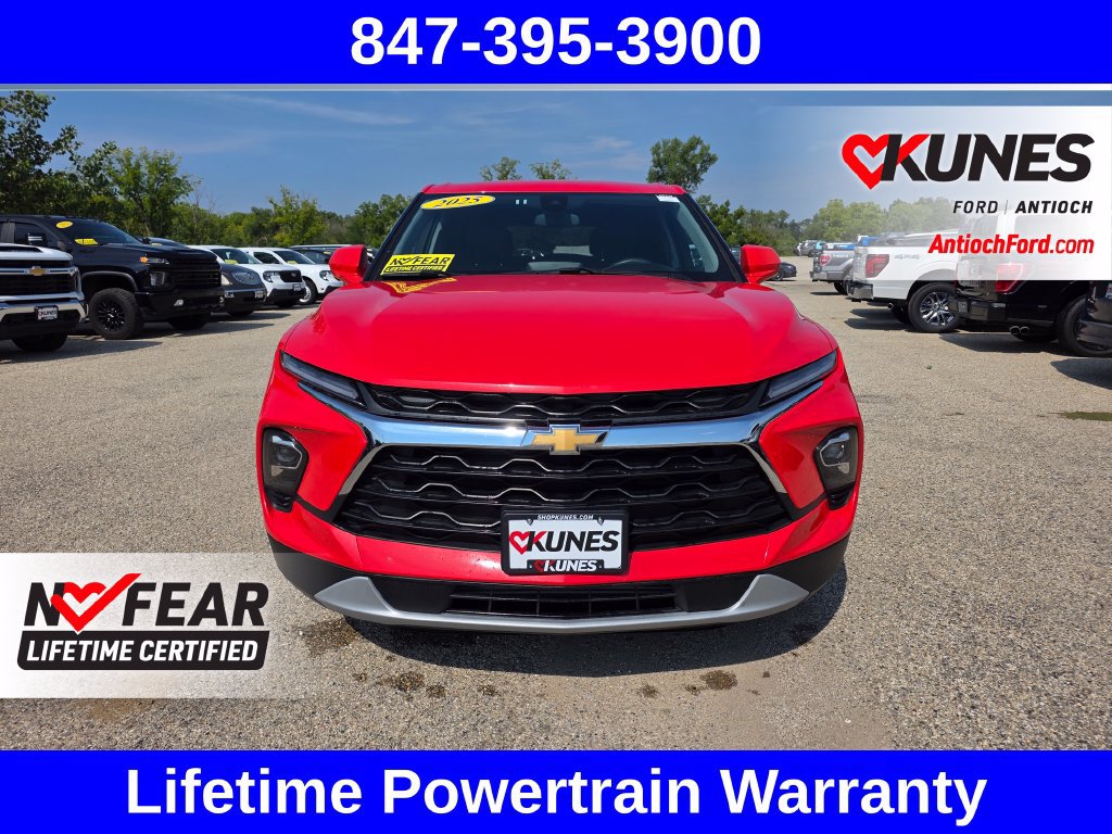 Used 2025 Chevrolet Blazer LT AWD/4WD image 2