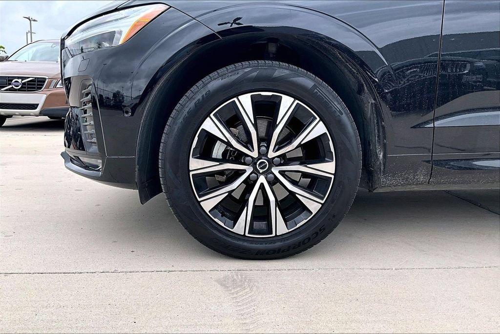 Certified 2024 Volvo XC60 B5 Plus w/ Protection Package Premier AWD/4WD image 10