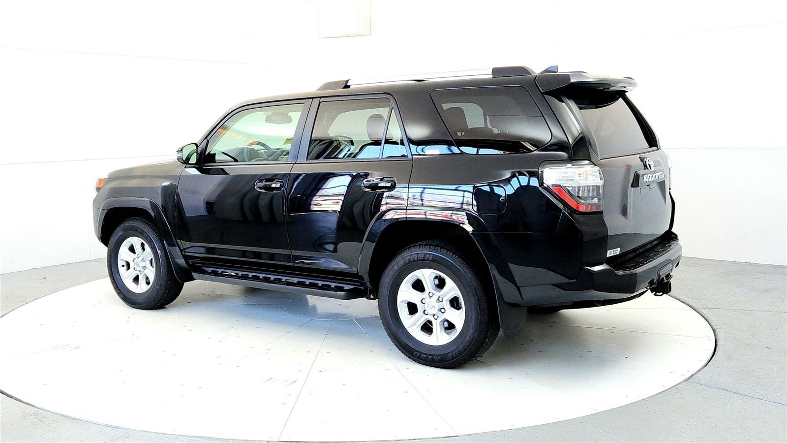 Certified 2023 Toyota 4Runner SR5 Premium w/ Moonroof Package AWD/4WD image 4
