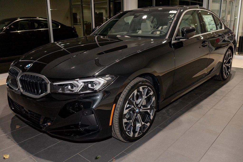 Used 2026 BMW 330i xDrive Sedan w/ Premium Package AWD/4WD image 3
