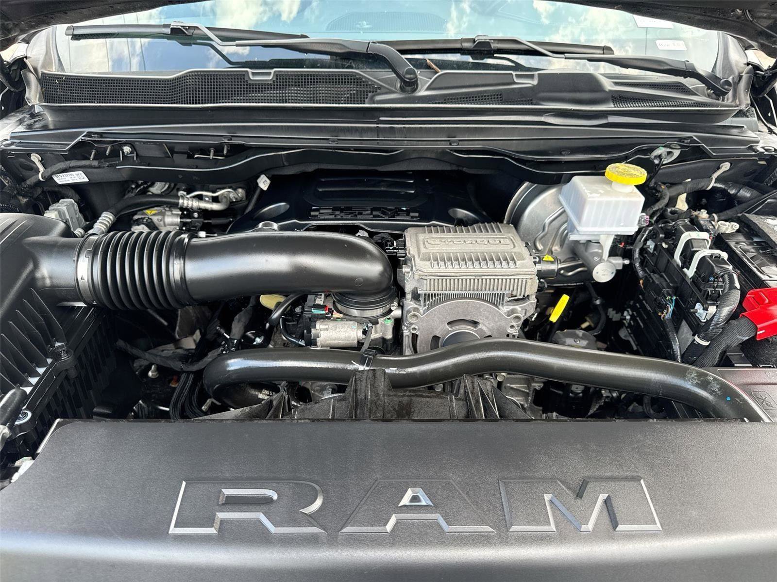 Used 2023 RAM 1500 Laramie AWD/4WD image 16