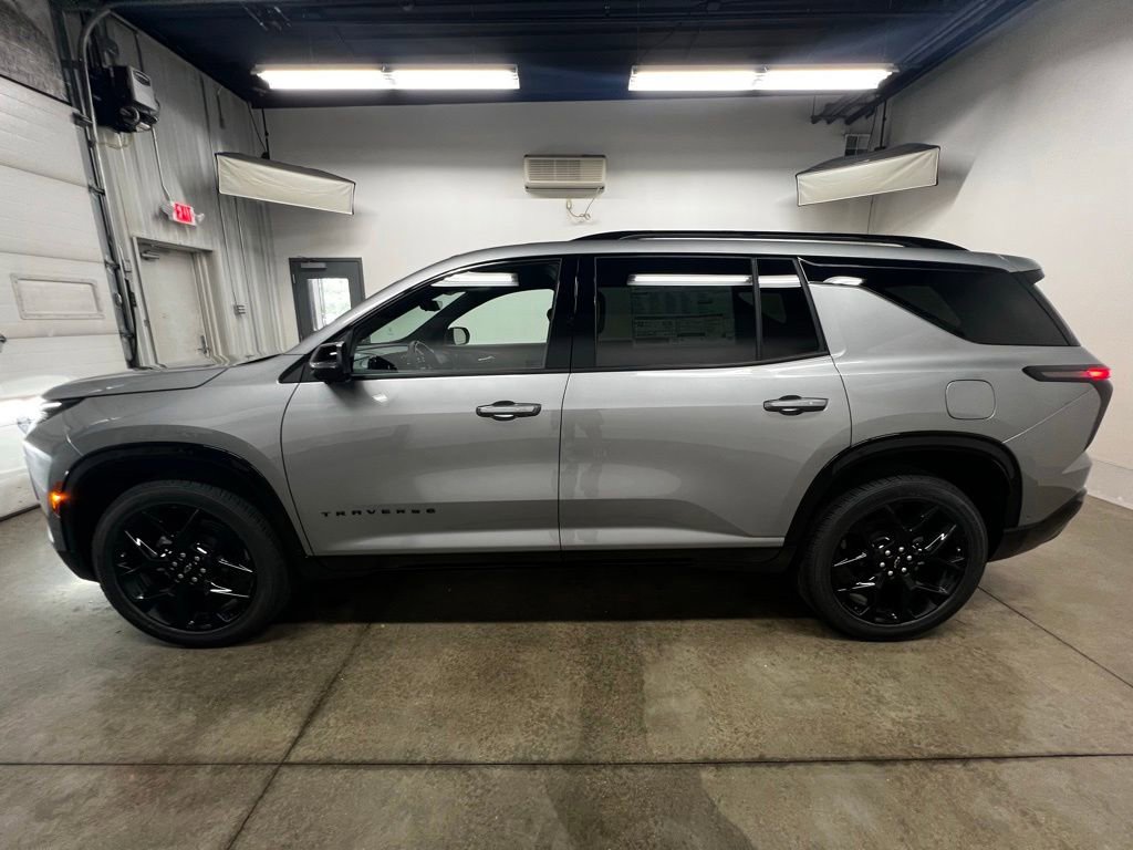 New 2026 Chevrolet Traverse RS w/ LPO, Floor Liner Package FWD image 7