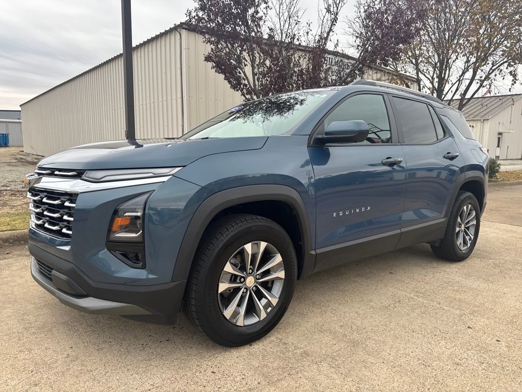 Used 2025 Chevrolet Equinox LT w/ Convenience Package II image 1