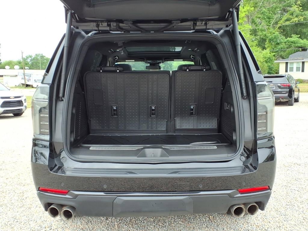 Used 2025 Chevrolet Tahoe Z71 w/ Z71 Off-Road Package AWD/4WD image 7