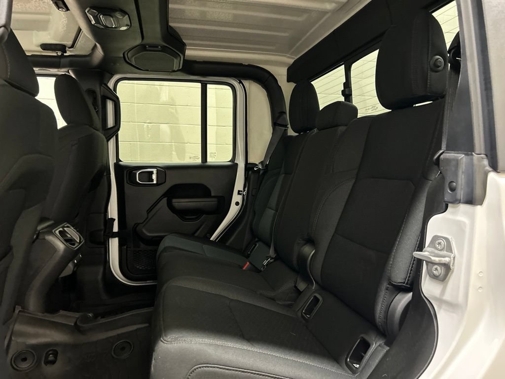 Used 2022 Jeep Gladiator Sport AWD/4WD image 8