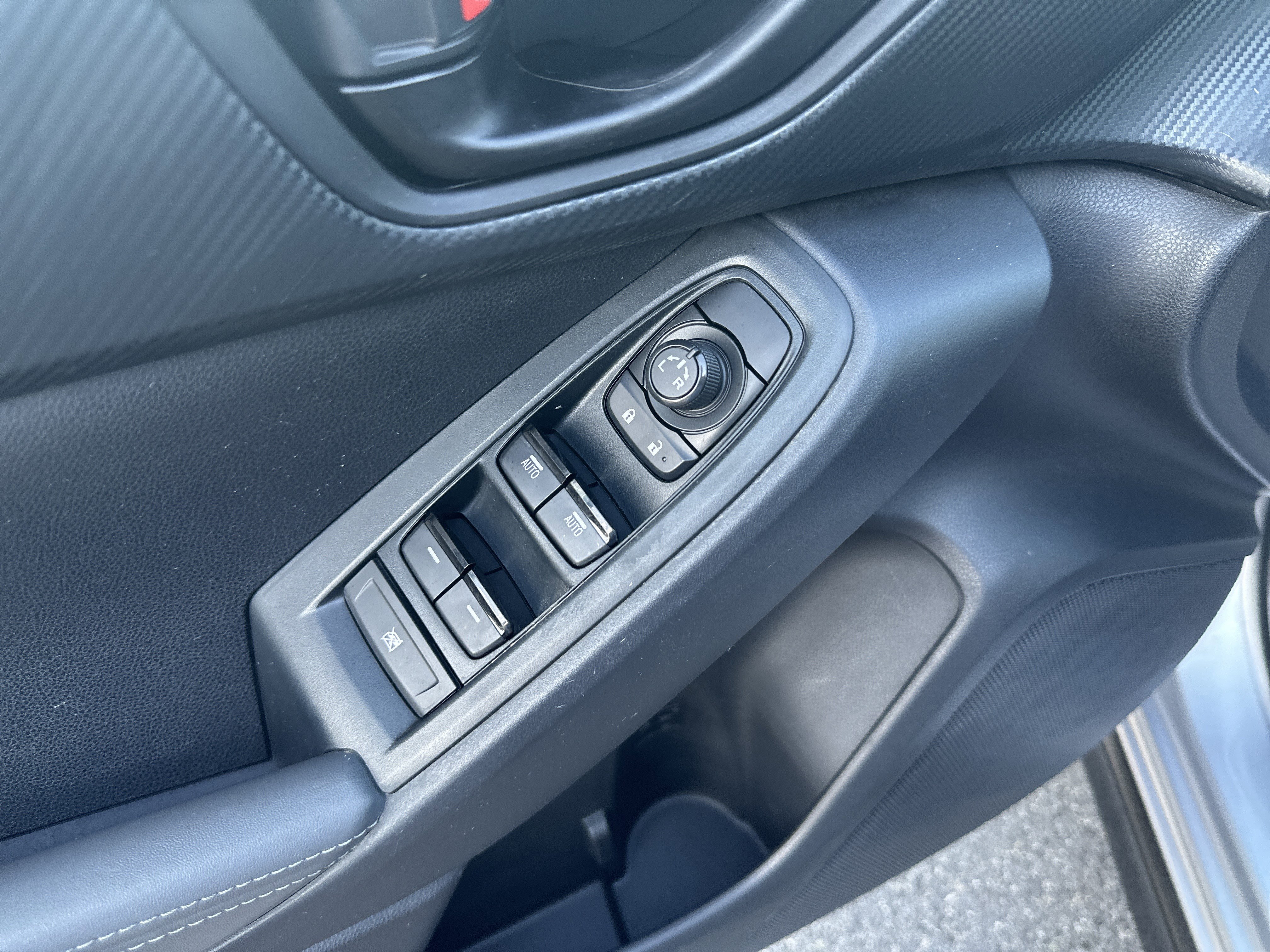 Used 2024 Subaru Crosstrek 2.0i Premium image 16