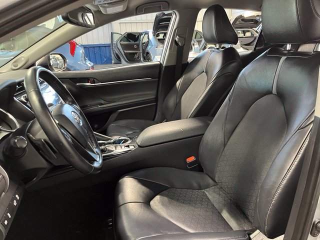 Used 2019 Toyota Camry XSE w/ Navigation Package FWD image 22