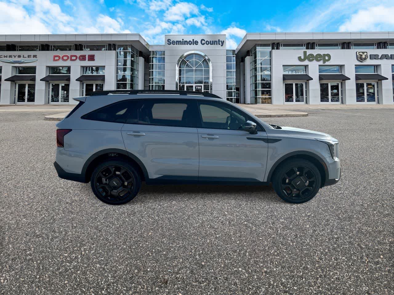 Used 2024 Kia Sorento SX AWD/4WD image 9