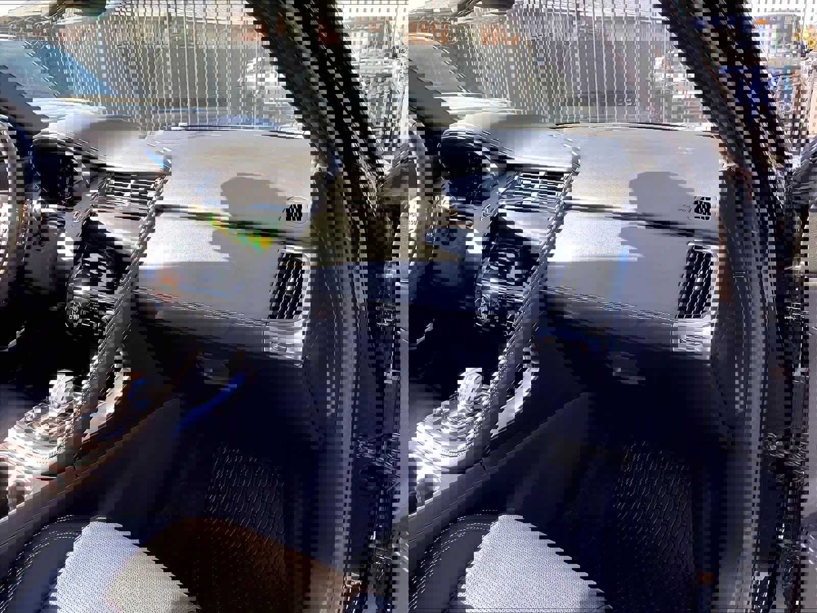 Used 2024 Jaguar E-PACE R-Dynamic SE image 18