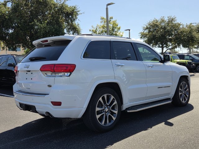 Used 2017 Jeep Grand Cherokee Overland w/ Jeep Active Safety Group AWD/4WD image 6