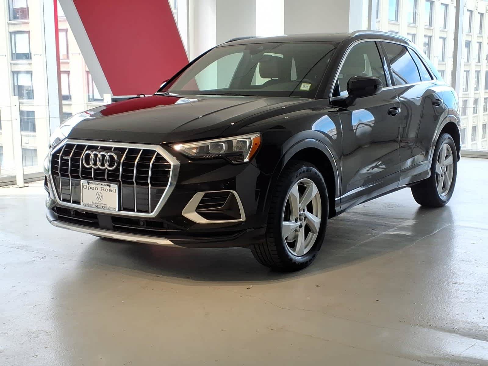 Used 2020 Audi Q3 2.0T Premium w/ Convenience Package AWD/4WD image 1
