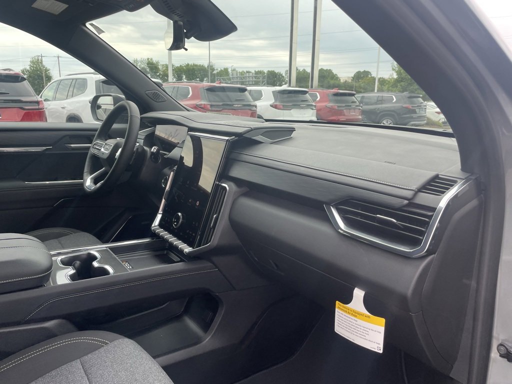 New 2026 GMC Acadia Elevation image 28