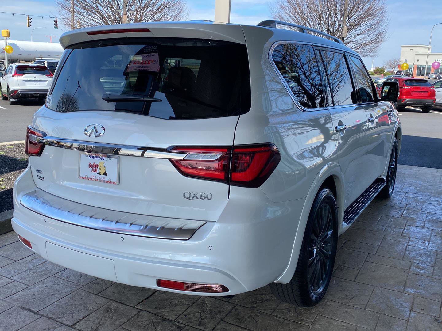 Used 2024 INFINITI QX80 Sensory image 7