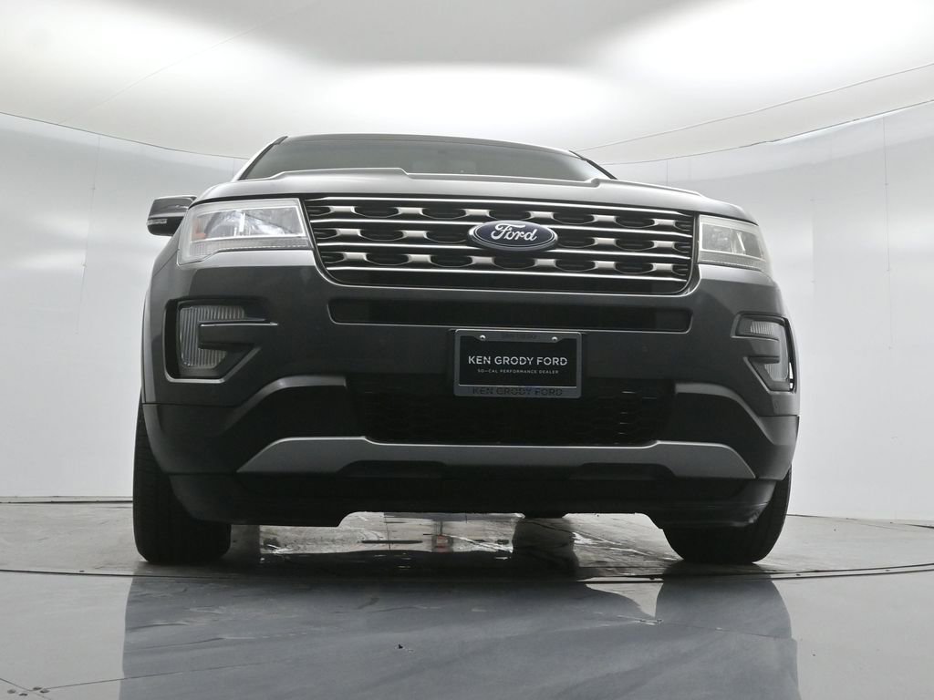 Certified 2017 Ford Explorer XLT w/ Equipment Group 202A FWD image 48