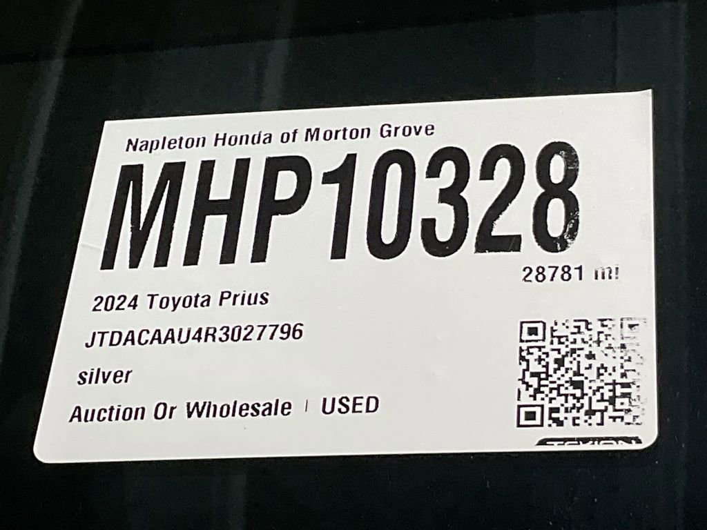 Used 2024 Toyota Prius LE FWD image 33
