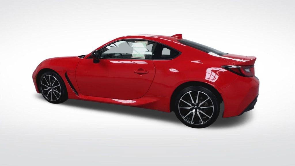 Certified 2022 Toyota GR86 w/ ALL Weather Mat Package (TMS) image 7