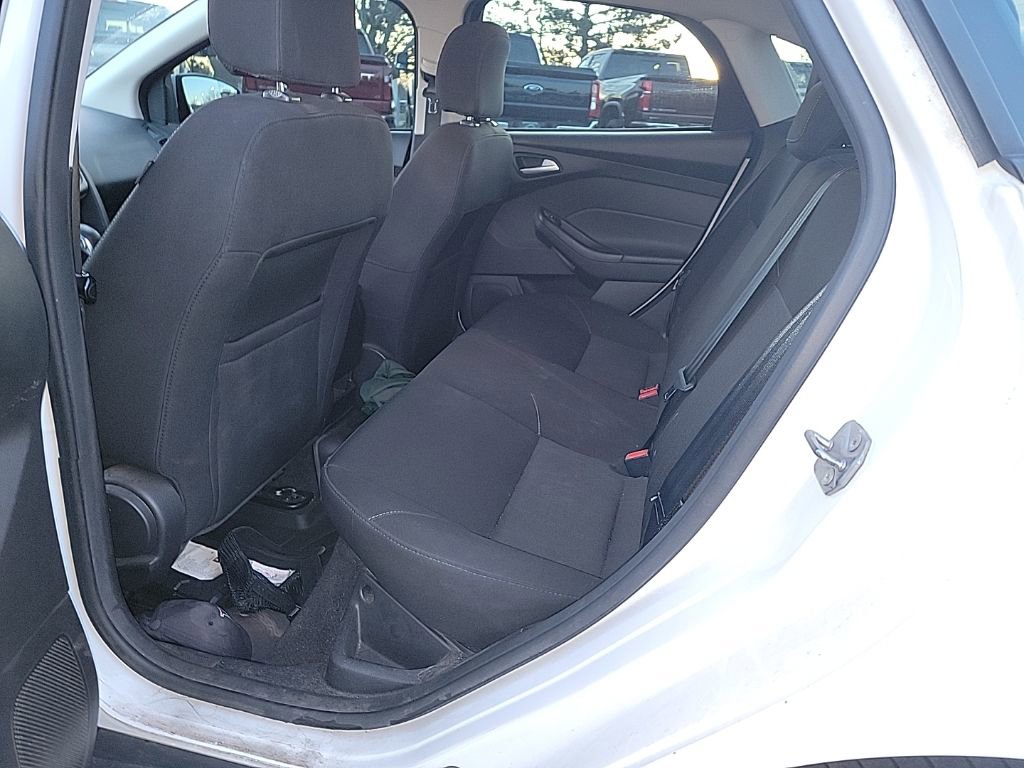 Used 2017 Ford Focus SE image 25