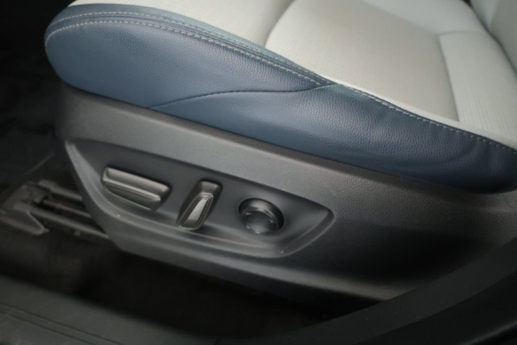 Used 2023 Subaru Solterra AWD image 9