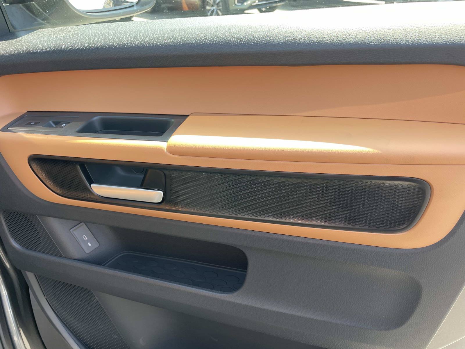 Certified 2025 Volkswagen ID. Buzz Pro S Plus AWD/4WD image 27