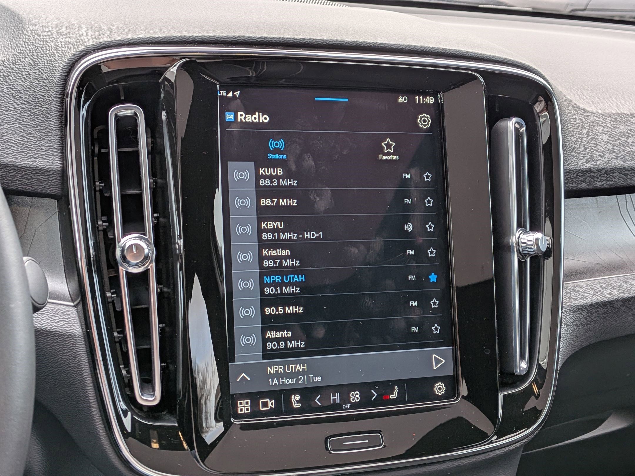 Certified 2023 Volvo C40 P8 Recharge Ultimate image 19