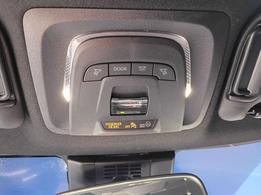 Used 2025 Toyota Corolla SE image 29