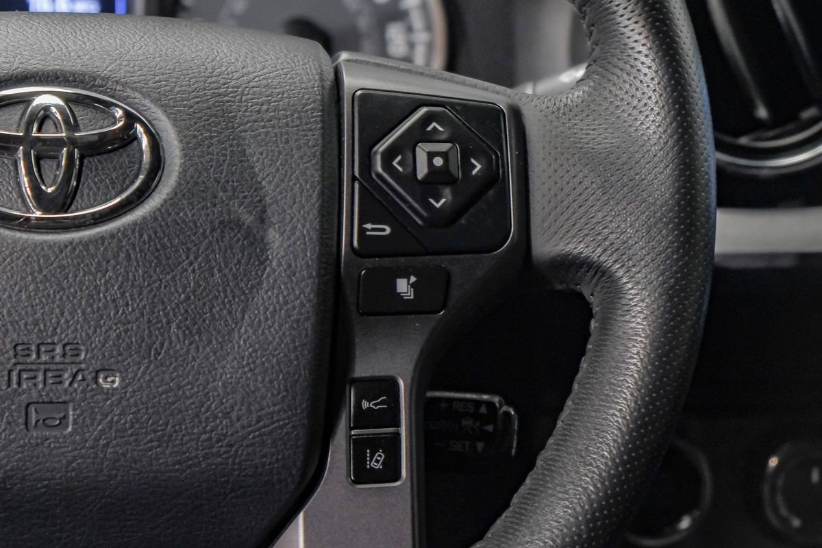 Used 2020 Toyota Tacoma TRD Off-Road w/ Advanced Technology Package image 17