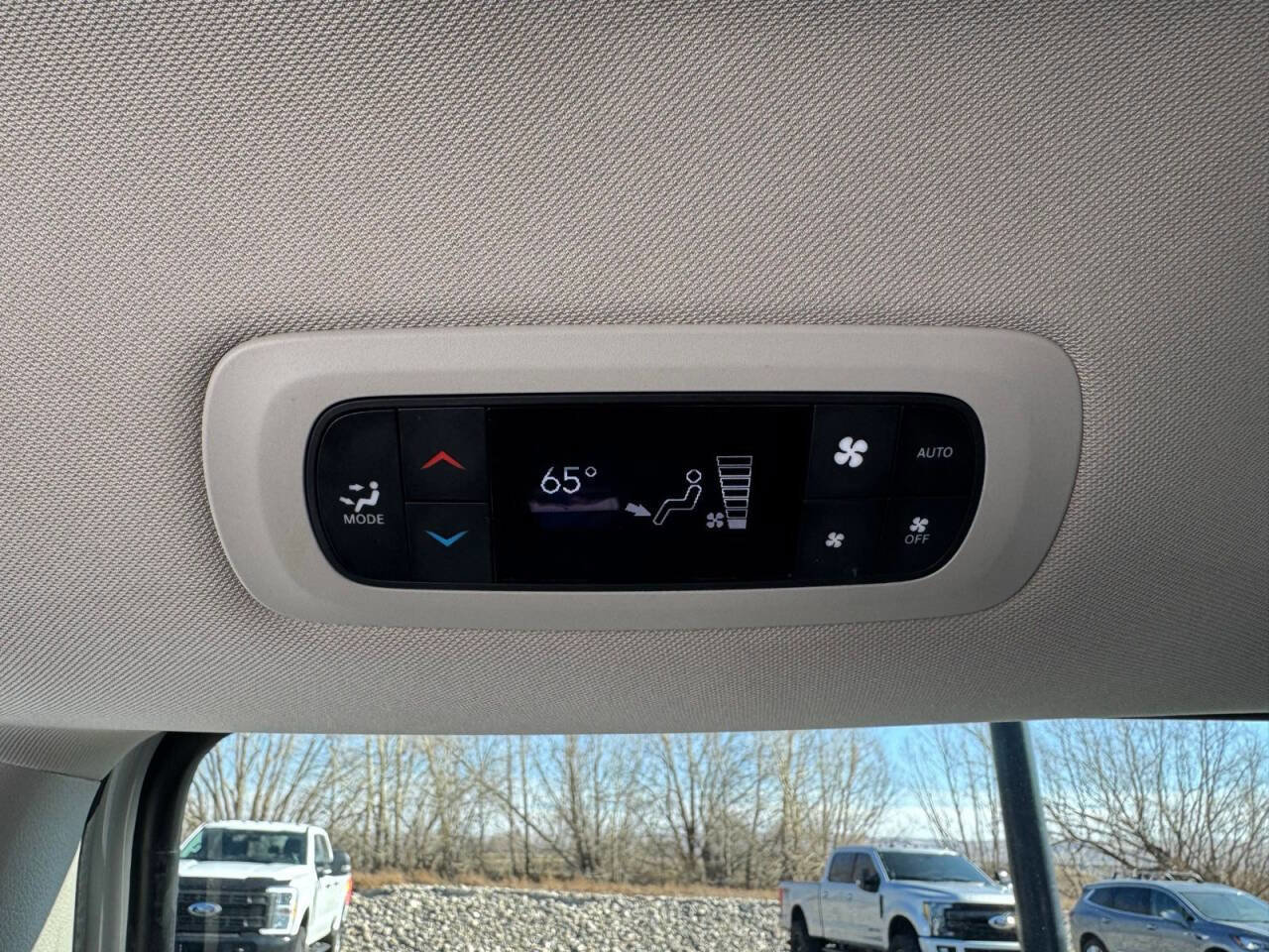 Used 2024 Chrysler Pacifica Limited image 34