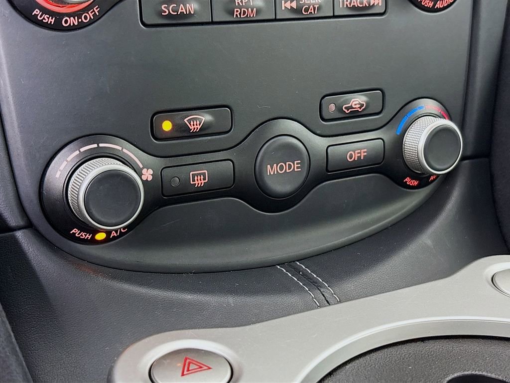 Used 2010 Nissan 370Z Touring w/ Sport Pkg image 18