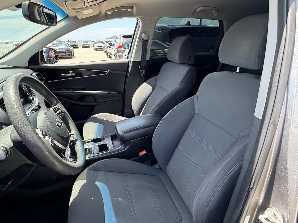 Used 2019 Kia Sorento FWD image 10