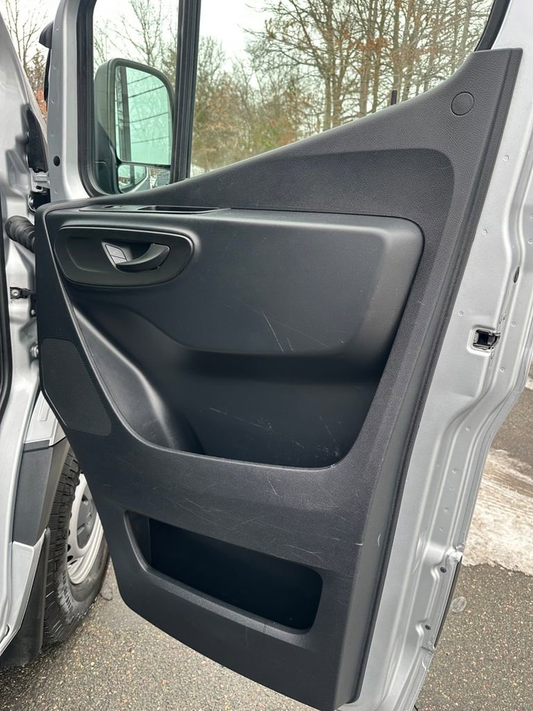 Used 2024 Mercedes-Benz Sprinter 144 Cargo w/ Parking Package image 28