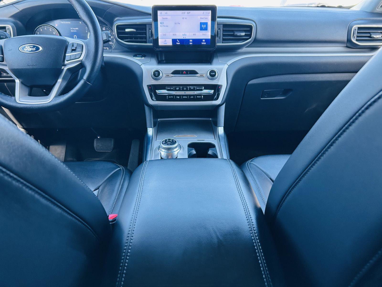 Used 2022 Ford Explorer XLT w/ Equipment Group 202A AWD/4WD image 24