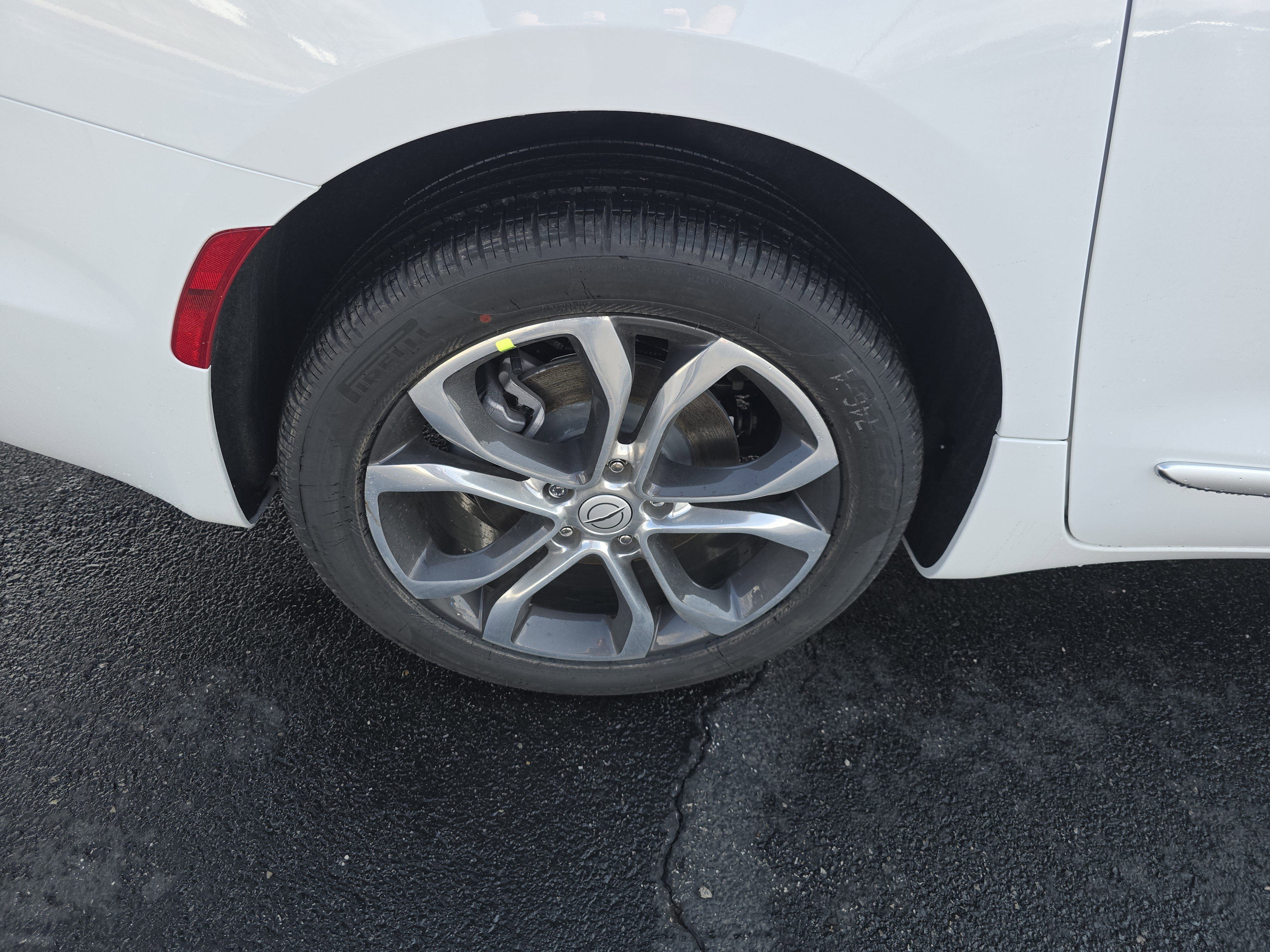 New 2026 Chrysler Pacifica Pinnacle image 8