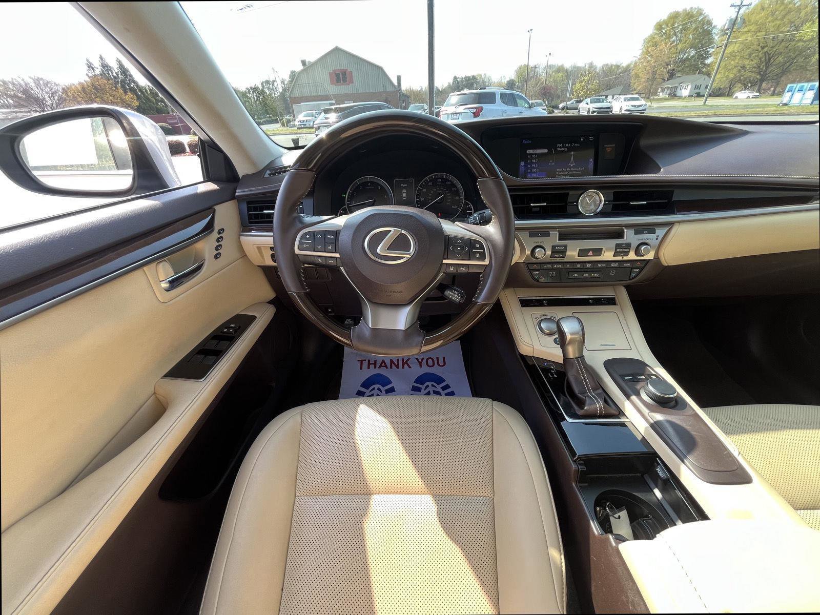 Used 2016 Lexus ES 350 FWD image 4