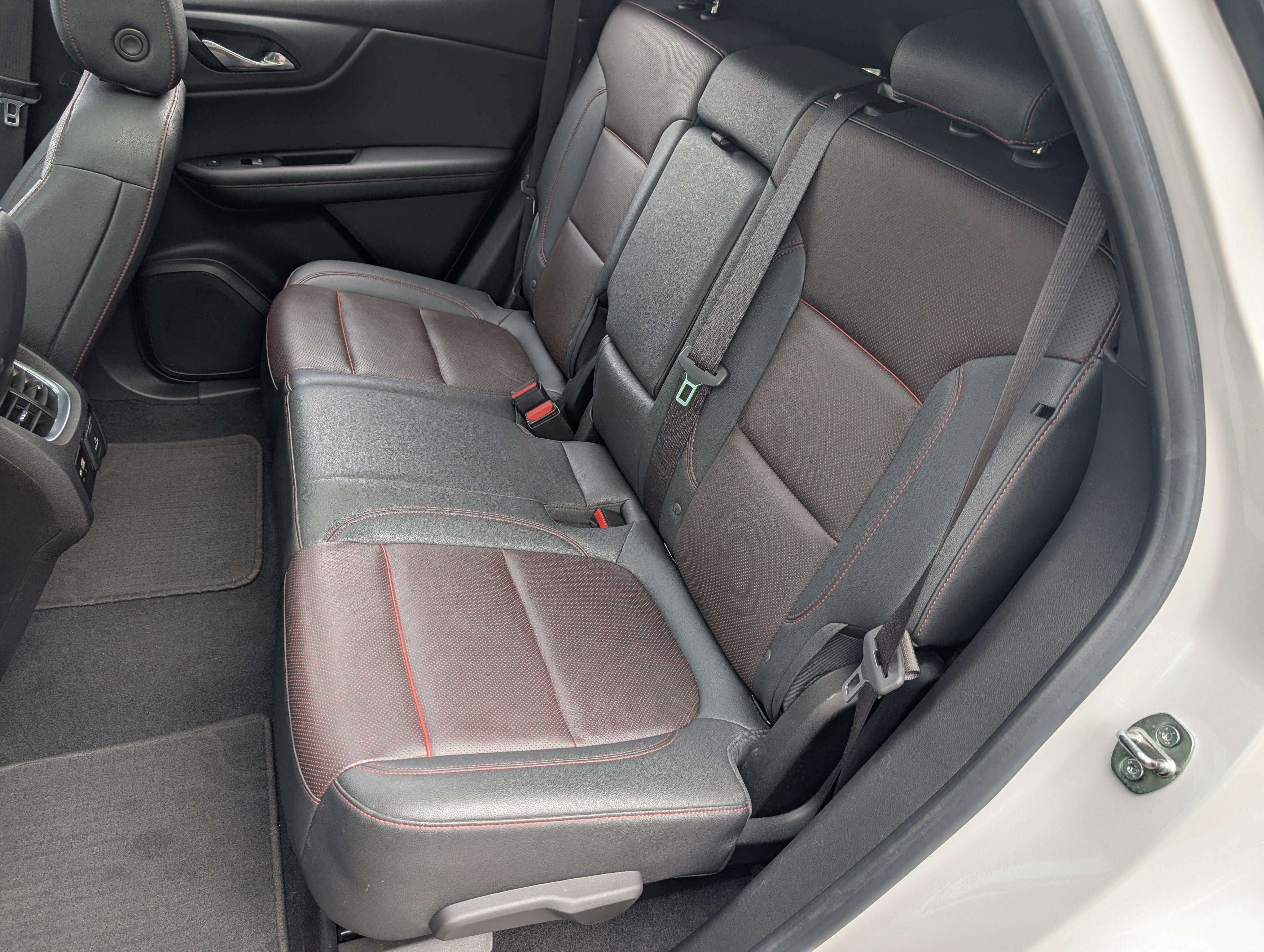 Used 2021 Chevrolet Blazer RS w/ Enhanced Convenience Package FWD image 18
