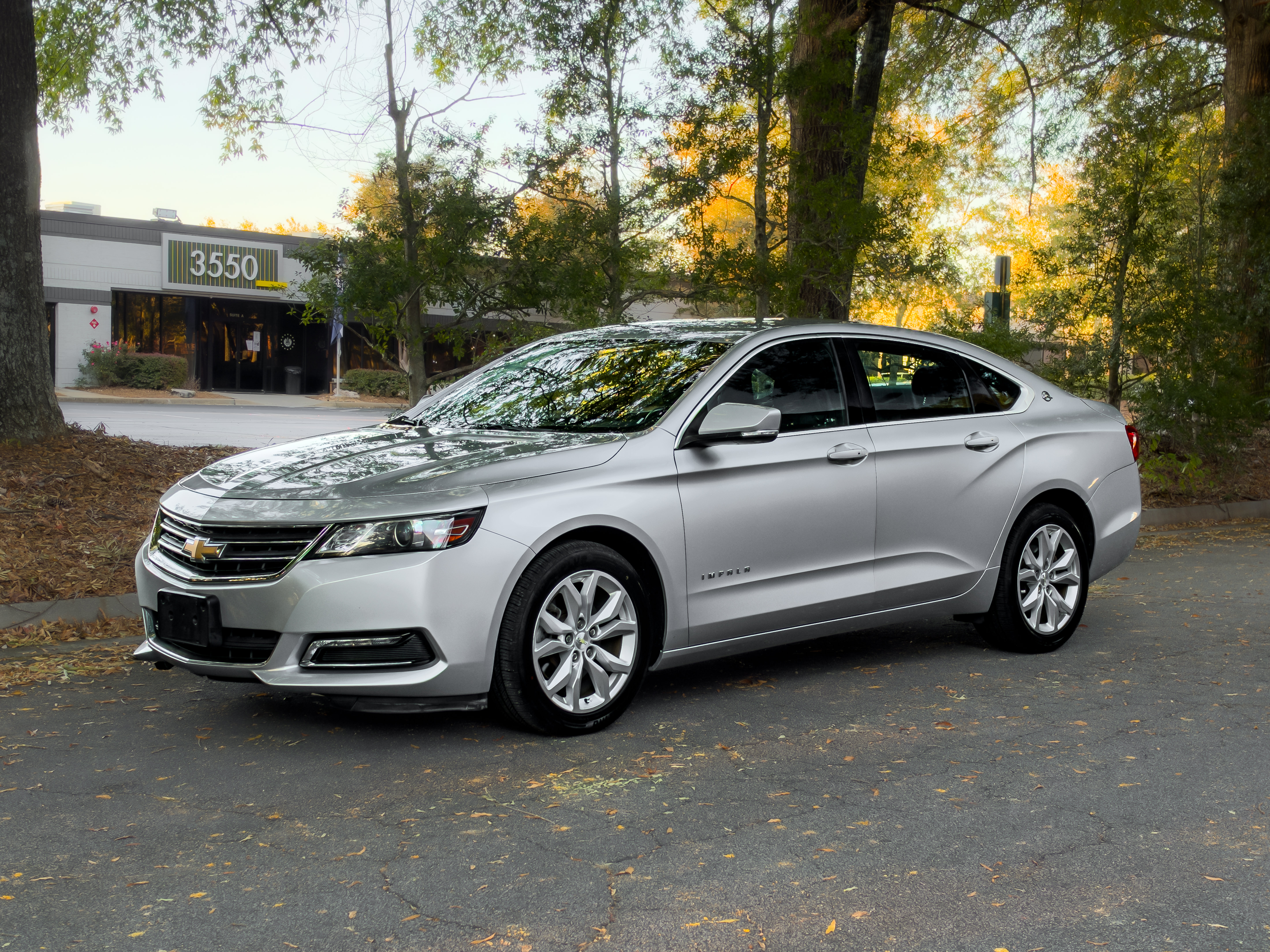 Used 2018 Chevrolet Impala LT FWD image 49