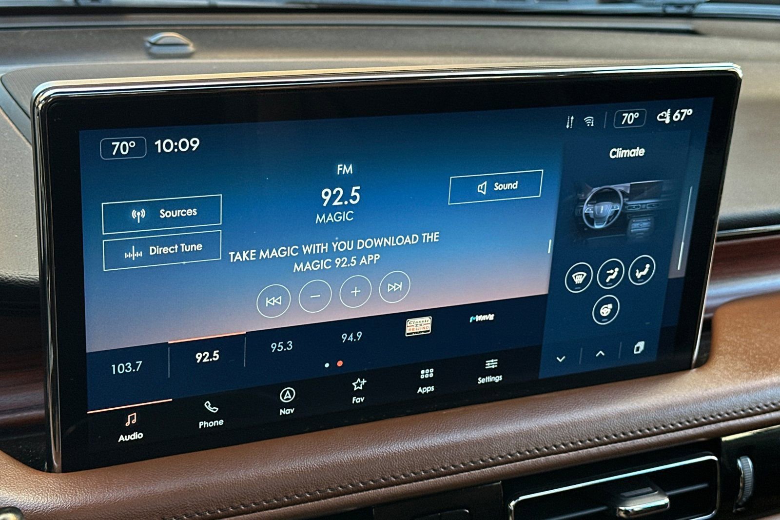 Used 2023 Lincoln Nautilus Reserve w/ Equipment Group 202A image 17