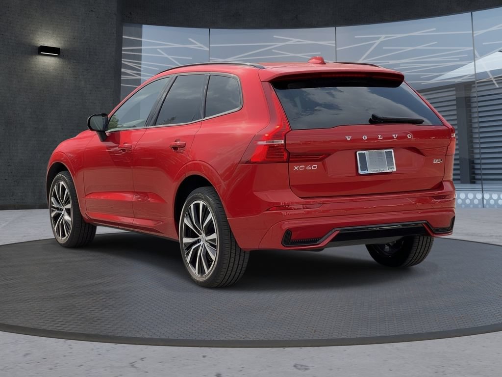 Used 2025 Volvo XC60 B5 Ultra AWD/4WD image 3