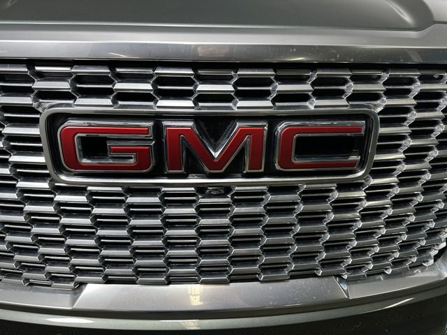 Used 2024 GMC Yukon Denali image 9