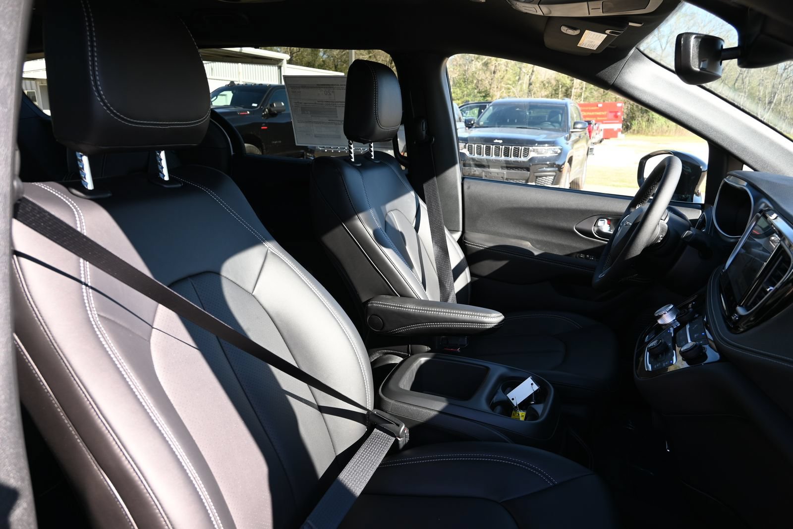 New 2026 Chrysler Pacifica Select AWD/4WD image 20