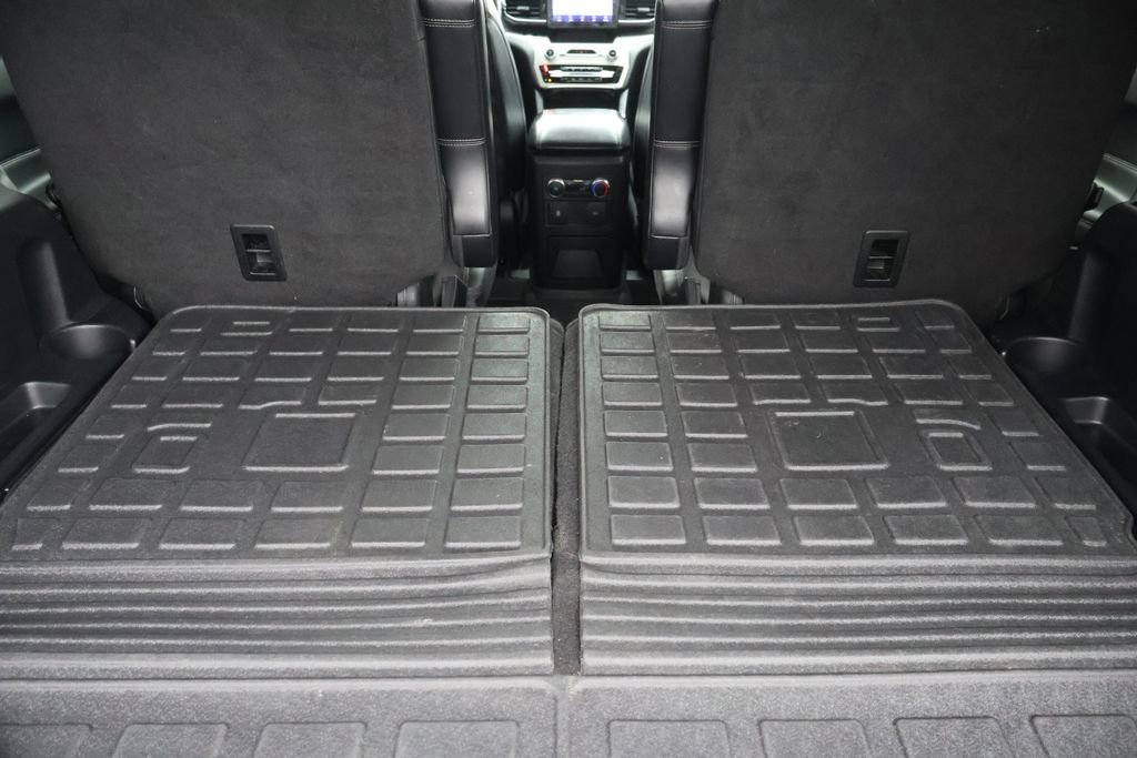 Used 2022 Ford Explorer XLT w/ Equipment Group 202A image 45