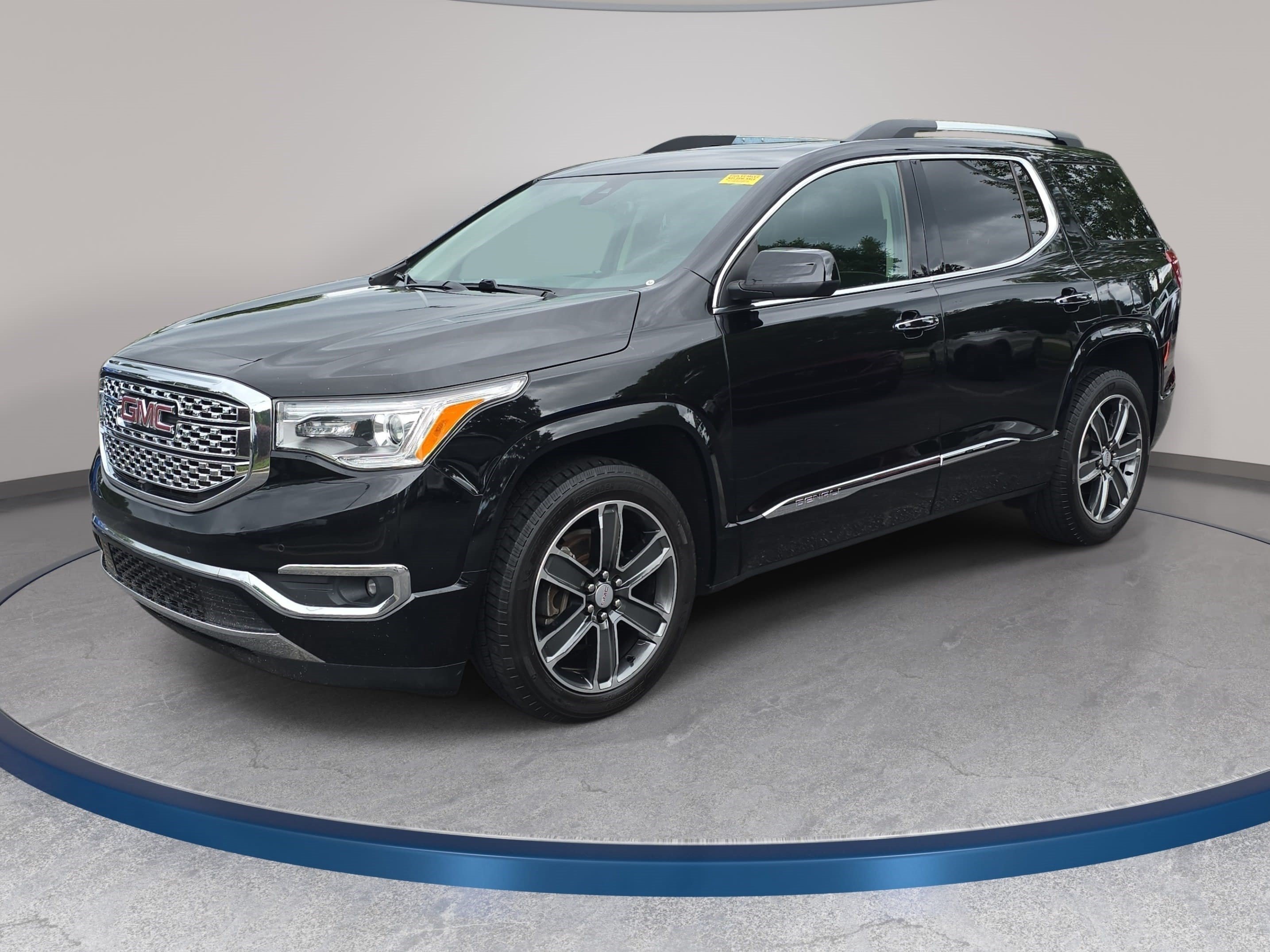 Used 2017 GMC Acadia Denali w/ Technology Package FWD video 1