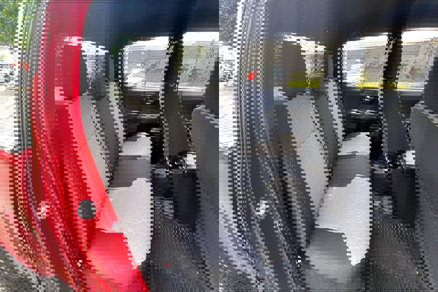 Used 2022 Toyota Tacoma TRD Off-Road w/ Technology Package AWD/4WD image 30