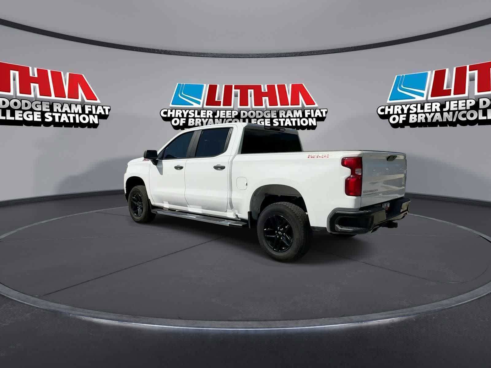 Used 2022 Chevrolet Silverado 1500 Custom Trail Boss AWD/4WD image 6